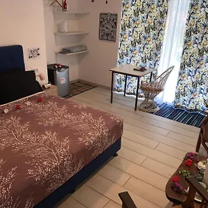 A Tomo Mai Homestay, Close To Airport, Private Bathroom Free Parking And Wifi With High Connection And Breakfast Optional Faaa